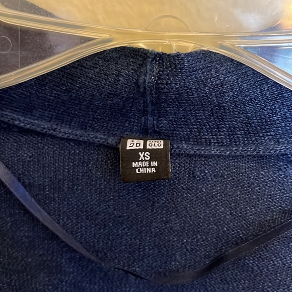 UNI QLO blue XS lightweight sweater with two pockets - Picture 5 of 6